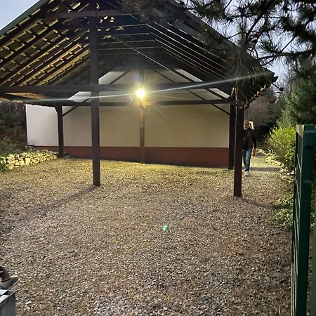 Uroczy Dom I Bezplatny Parking Mnikow